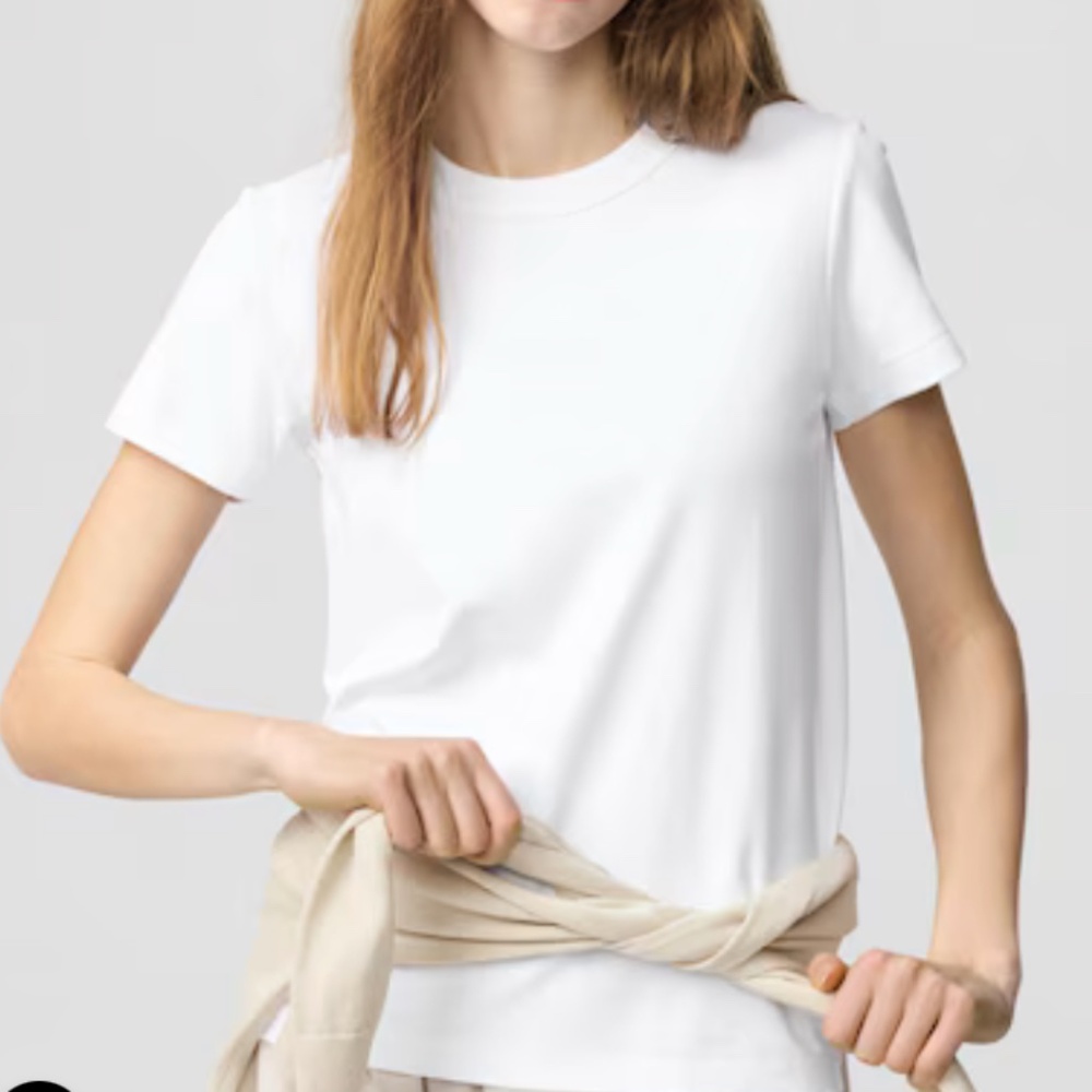 NEW WITH TAG UNIQLO WHITE SUPIMA COTTON CREW NECK SHORT SLEEVE T SHIRT XS